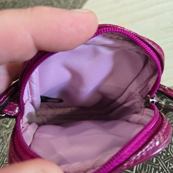 🐢 Coach Pink Patent leather camera bag!! - Picture 10 of 11